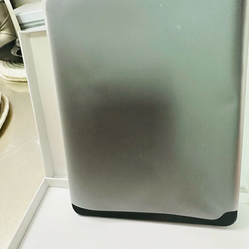 Apple Folio iPad case. Ideal for iPad Pro model 2020 version and up.